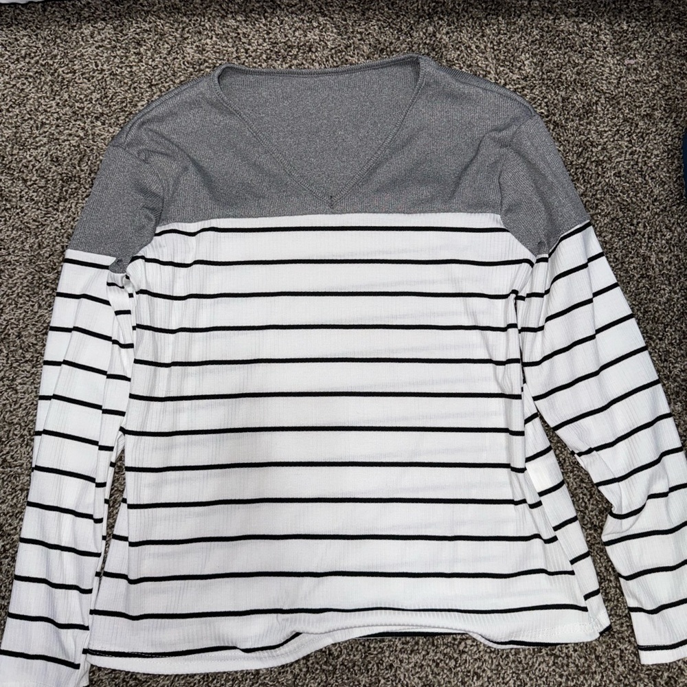 SHEIN Gray and Black Long Sleeve T-Shirt